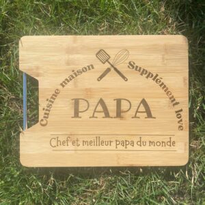 Planche à découper en bois avec gravure